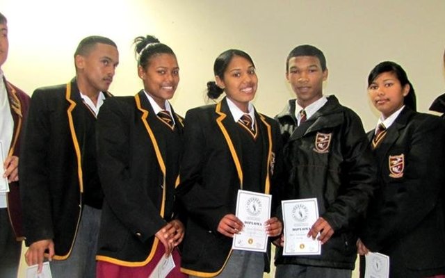 Jack, Joudun, Roseline, Faeza, Cohen, June en Melandi (afwesig – Warren)